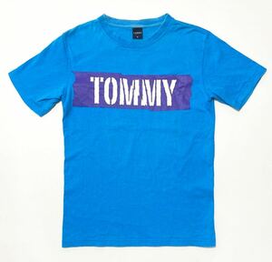 衝撃の1円スタート！ファン待望モデル！【TOMMY トミー】オリジナルプリント Tシャツ【サイズM】ブルー トップス N-V28