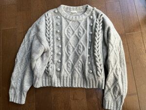 H&M 立体　ポンポン　ウール　セーター　ニット　トップス　クルーネックニット