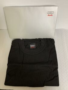 即決説明文必読/未使用/Audi/アウディ/半袖Tシャツ/ブラック/赤ラインステッチ/サイズ記載なし/たたみ跡においチリ取れ等/箱経年/ジャンク