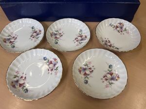 未使用品　ROYAL DOULTON 小皿五客セット 豆皿　花柄 食器 ボーンチャイナ 洋食器 金彩