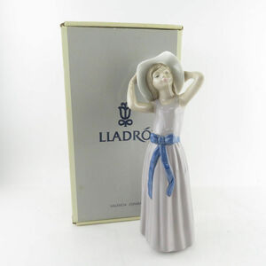 美品 LLADRO リヤドロ 5011 若草色の少女 なびかせて フィギュリン 陶磁器 女性 試着 帽子 置物 陶器人形 オブジェ SU6618J