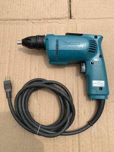 makita マキタ ボード用スクリュードライバ 6820V 中古 通電確認済み モーターの回転 ジャンク品扱い