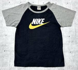 NIKE ビッグロゴ デカロゴ スウォッシュ ラグラン Tシャツ 半袖 キッズ　　130-140 ナイキ スポーツ タウンユース トレーニング 早3764