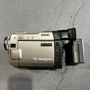 【A-12】（現状品、動作未確認）DCR-TRV9 SONYナイトショット ビデオカメラ　MiniDV ハンディカム ソニー