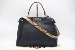 ☆安心の３大保証☆ Bランク ≪FENDI フェンディ/2WAYバッグ≫ 8BN290 バグズ モンスターアイ パイソン レザー ピーカブー ネイビー 送料込