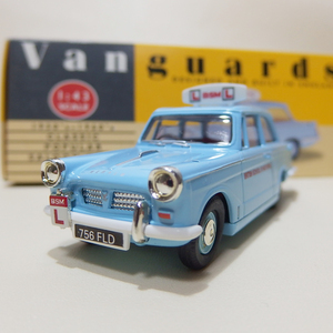 送料無料！　希少・ビンテージ☆1/43☆トライアンフ☆ヘラルド☆TRIUMPH　HERALD　ビンテージ☆イギリス製☆イギリス自動車学校の教習車