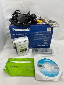 ST1118 Panasonic/パナソニック デジタルハイビジョンビデオカメラ HDC-SD7 07年製 ホワイト系 動作品