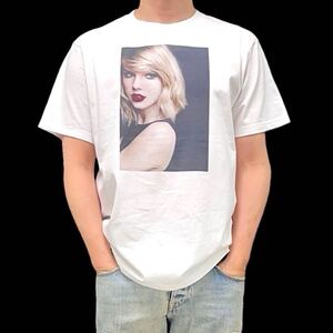 新品 Taylor Swift テイラースウィフト 赤リップ 洋楽カントリーポップ グラミーアーティスト テラスハウス Tシャツ ユニセックス Mサイズ