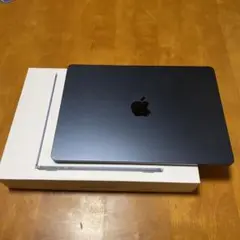 ★美品★M2チップ搭載MacBook Air★ミッドナイト