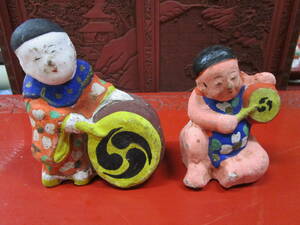 古い土人形2体、太鼓持ち、祭りの子、郷土玩具、詳細不明