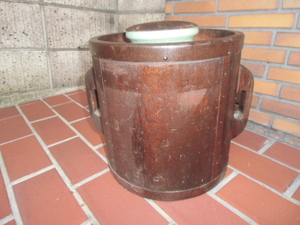 昭和 レトロ 一斗樽　 取っ手付き木製樽 米樽 　　陶磁器　醤油壷　茶壷？　まとめて出品