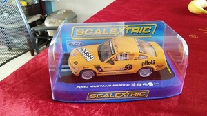 SCALEXTRIC　スケレ製　1/32スロットカー フォードマスタングFR500C