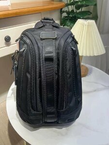 未使用 TUMI ALPHA BRAVO ボディバッグ ナイロン　軽量