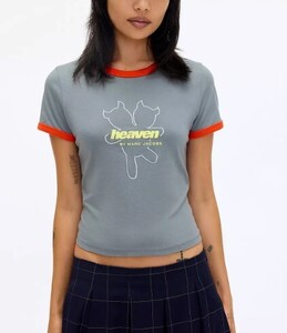 US限定　秋冬最新　heaven BY MARC JACOBS マーク ジェイコブス Heaven Logo Baby Tee　　ロサンゼルスから最新本物をお届け!!