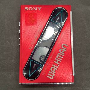 f97247 SONY WALKMAN WM-101 ソニー ウォークマン レッド 電池取り付けパーツ欠品 動作未確認 現状