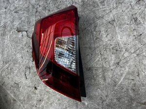 点灯OK フィット 純正 DBA-GK5 左/助手席 LED テールライト テールランプ RS NH731P スタンレー W1696G 33550-T5A-J01