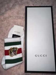 BTS テテ着用 GUCCIソックス