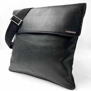 極美品◎ エルメネジルドゼニア Ermenegild Zegna メンズ ビジネス ショルダーバッグ メッセンジャー ボディ シボ レザー ロゴ 斜め掛け 黒