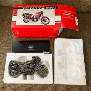 新品 ホンダCB750F 世界の名車シリーズ レッドバロン Mini Replica 1/18スケール位？ ダイキャストバイク オートバイ ミニカー