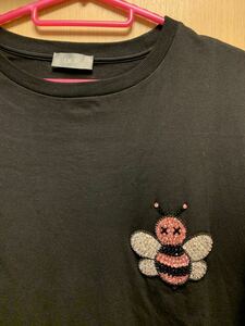 正規 19SS DIOR × KAWS ディオール カウズ KIM JONES キムジョーンズ BEE 蜂 ラインストーン ビジュー 装飾 Tシャツ S 923J632A0533