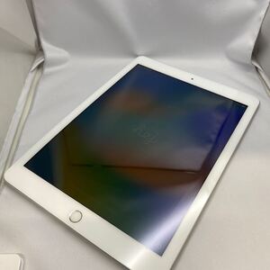 166 Apple iPad (5th generation) Wi-Fi 32GB SILVER A1822