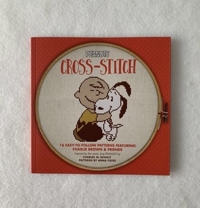 洋書 Peanuts Cross-Stitch ピーナッツ スヌーピー クロスステッチ 図案集 SNOOPY