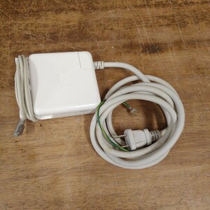 中古 ジャンク扱い Apple アップル ACアダプタ　ADP-85EB T