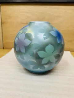 花瓶　置き物　飾り物　陶器　ツボ　陶芸　工藝品