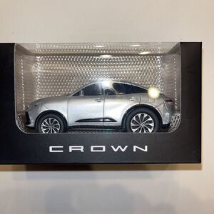 トヨタ　新型 クラウン クロスオーバー TOYOTA CROWN プルバックカー　ミニカー　プレシャスシルバー　銀　カラーサンプル