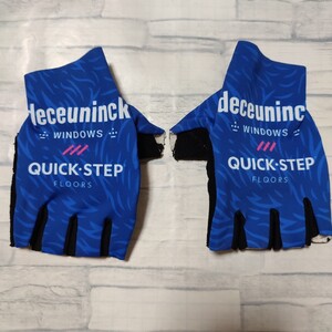 支給品　エアログローブ　ドゥクーニンククイックステップ　手袋　サイクルジャージ　Deceuninck Quick Step　ウルフパック　ロードバイク