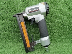 中古 makita マキタ エアータッカー 10mm 本体のみ AT1025BZK