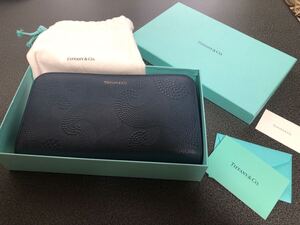 超美品　TIFFANY&Co. ティファニー　ラウンドジップウォレット レザー 長財布 ウェーブポイント ネイビー 激レアモデル 送料無料