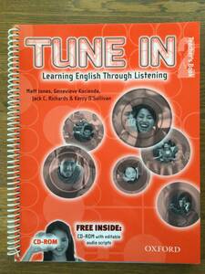 Tune In 2/Learning English Through Listing/英会話ティチャーズブック&CD-ROM/中級下