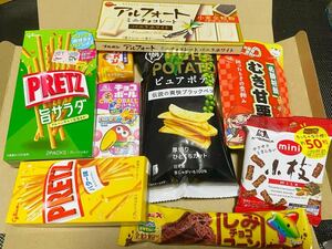 お菓子　駄菓子　お菓子詰め合わせ　プリッツ　ポテトチップス　小枝　甘栗　チョコ　クッキー　など