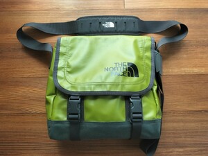 ザノースフェイス THE NORTH FACE ショルダーバッグ ナイロン GRN 持ち手98.5cm マチ9cm 高さ33cm 幅38.5cm