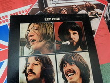 ★BEATLES/LET IT BE！＆赤盤１９６２～１９６６♪ＬＰレコード合計３枚・名曲が沢山収録のアルバム２作です★お宝品です♪