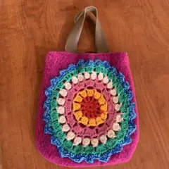 ハンドメイド ピンクの刺繍バッグ