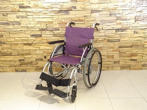 ■とてもきれいな美品 カワムラサイクル あい＆ゆうき AYL22-40 プラム 車いす 自走式 介護 看護 福祉用具　高齢 車いす 軽量 折りたたみ