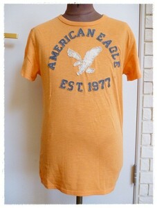 メンズ　アメリカンイーグル　ロゴ　Tシャツ　オレンジ　半袖　S　カジュアル　AMERICAN EAGLE　海外並行輸入　Men