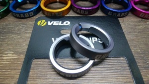 処分 velo color ring グリップ改造 超軽量 鮮やかなアルマイト加工 取付かんたん 2パーツ ガンメタ 147 ゆうメール可