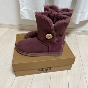 ★中古　美品　箱付き　UGG ムートンブーツ　W BAILEY BUTTON 8 レディース　25cm 定価28000円　訳あり