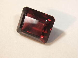 ガーネットgarnet 5.05ct 綺麗カット石 未使用とリユースの宝飾用色々　3　情熱の石 パワーストーン色々まとめてたくさん同梱可 125-17 