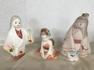 Y 置物★格安！★３点セット　博多人形　女の子　和服　陶器　人形　日本人形　着物　インテリア　ドール　レトロ　当時物　年代物　現状