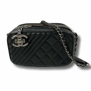 CHANEL シャネル　ボーイシャネル　マトラッセ　ショルダーバッグ　ラムスキン