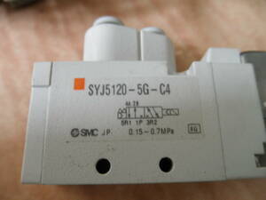 SMC　SYJ512-5G-C4　4.5ポートソレノイドバルブ　未使用　10個 匿名配送 