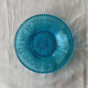 明治～大正 プレスガラス 小皿 格言皿 A good name is better than riches 舵輪 青 Antique pressed glass plate, early 20th