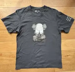 KAWS カウズ Tシャツ