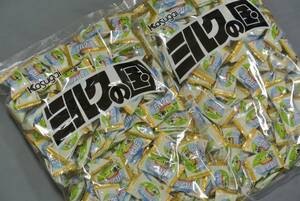 ミルクの国(おまとめ１ｋｇ×２ｐ)おなじみ春日井の飴、みるくの国キャンディ♪美味しさたっぷりミルク飴はこれ！飴菓子【送料込】