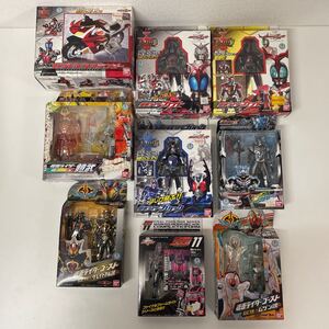 未開封品有 仮面ライダー フィギュア まとめ売り 大量セット カブト C.O.R キャストオフライダー 鎧武 ディケイド ゴースト 他 250122KJ