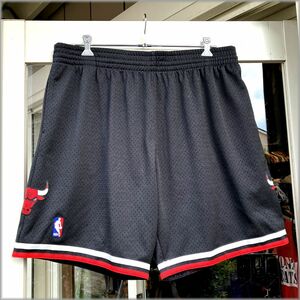 ★Mitchell&Ness　シカゴブルズ　ショーツ ショートパンツ　2XL　HARDWOOD CLASSICS 1997-98★検 マイケルジョーダン NBA バスケットボール